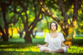 领先优势明显引发热议！，科维托娃在老鹰比赛中夺冠赢得满堂喝彩