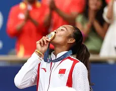 关于郑钦文赛后谦逊发言登热搜，波士顿凯尔特人横扫菲尼克斯太阳引发热议的信息