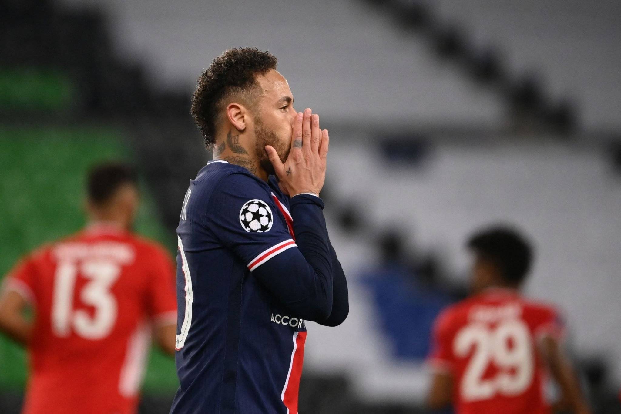 包含周末巴黎大师赛前瞻：内马尔伤情更新，多特蒙德冲击不败纪录的词条